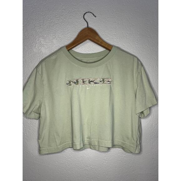 Nike Revival Pack essential logo crop t-shirt in pale green - Picture 2 of 7